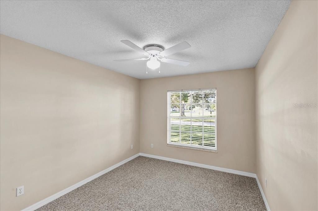 Activo con contrato: $285,000 (3 camas, 2 baños, 1704 Pies cuadrados)