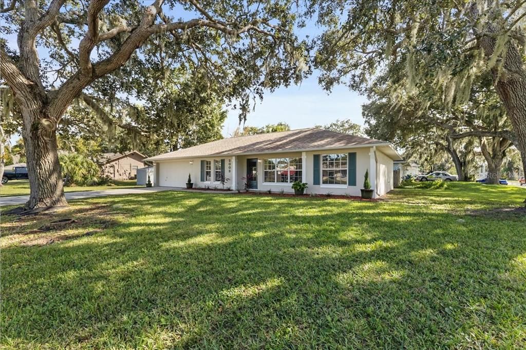 Activo con contrato: $285,000 (3 camas, 2 baños, 1704 Pies cuadrados)