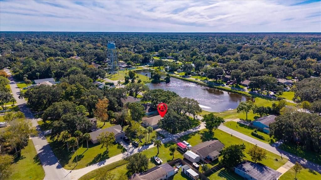 Activo con contrato: $285,000 (3 camas, 2 baños, 1704 Pies cuadrados)