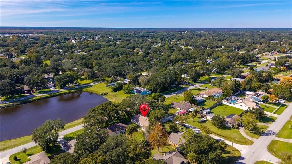 Activo con contrato: $285,000 (3 camas, 2 baños, 1704 Pies cuadrados)