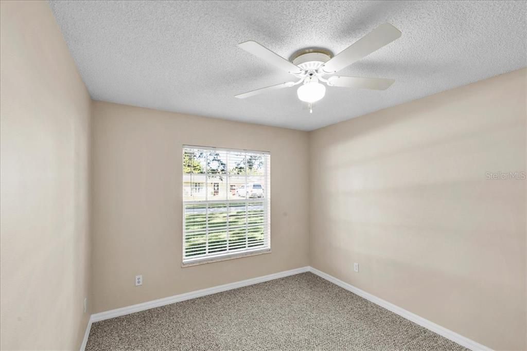 Activo con contrato: $285,000 (3 camas, 2 baños, 1704 Pies cuadrados)