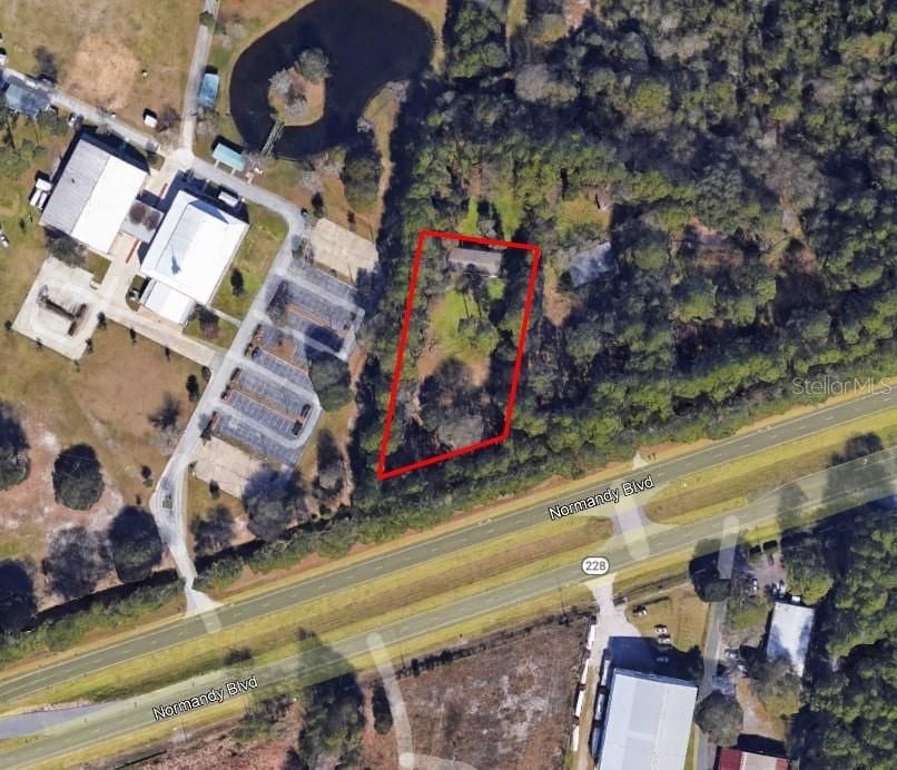 待售: $349,999 (1.07 acres)