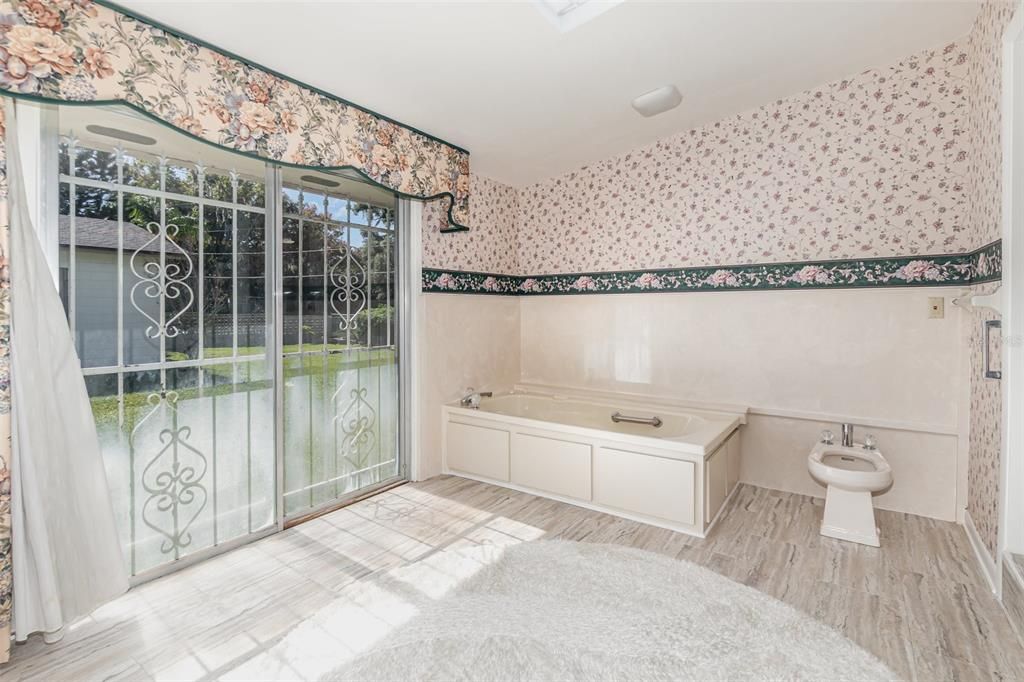 En Venta: $697,000 (4 camas, 3 baños, 3456 Pies cuadrados)