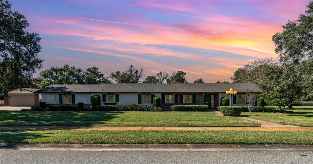 En Venta: $697,000 (4 camas, 3 baños, 3456 Pies cuadrados)