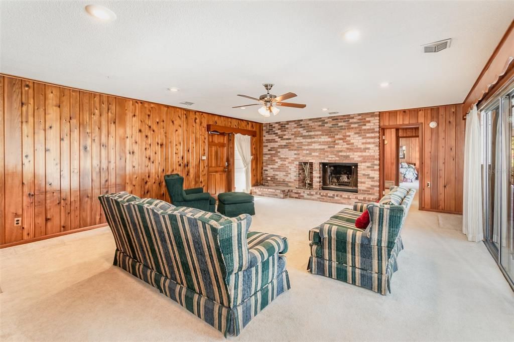 En Venta: $697,000 (4 camas, 3 baños, 3456 Pies cuadrados)