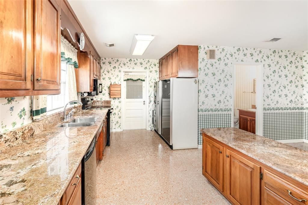 En Venta: $697,000 (4 camas, 3 baños, 3456 Pies cuadrados)