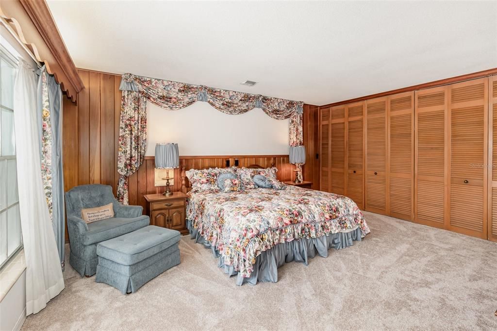 En Venta: $697,000 (4 camas, 3 baños, 3456 Pies cuadrados)