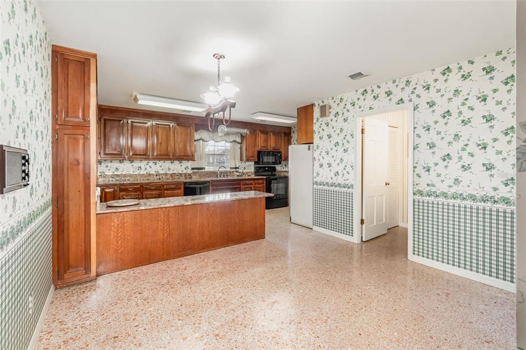 En Venta: $697,000 (4 camas, 3 baños, 3456 Pies cuadrados)