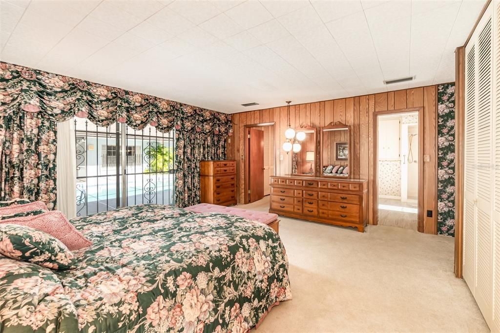 En Venta: $697,000 (4 camas, 3 baños, 3456 Pies cuadrados)