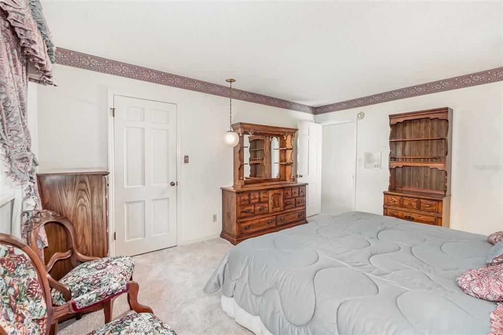 En Venta: $697,000 (4 camas, 3 baños, 3456 Pies cuadrados)