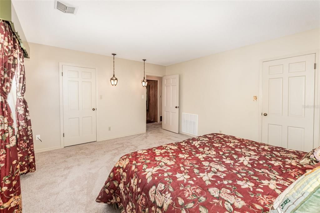 En Venta: $697,000 (4 camas, 3 baños, 3456 Pies cuadrados)