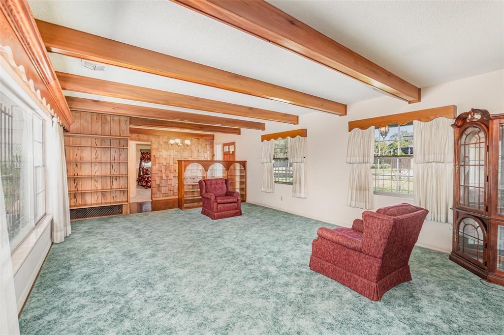 En Venta: $697,000 (4 camas, 3 baños, 3456 Pies cuadrados)