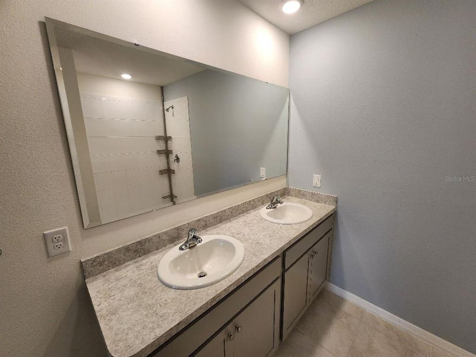 En Renta: $2,495 (3 camas, 2 baños, 1690 Pies cuadrados)