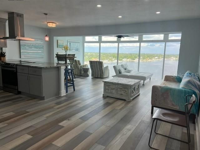 出租: $2,850 (1 贝兹, 1 浴室, 900 平方英尺)