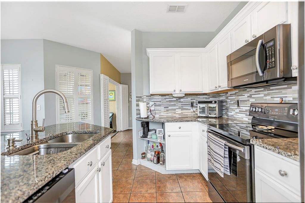 В аренду: $2,500 (3 спален, 2 ванн, 1405 Квадратных фут)