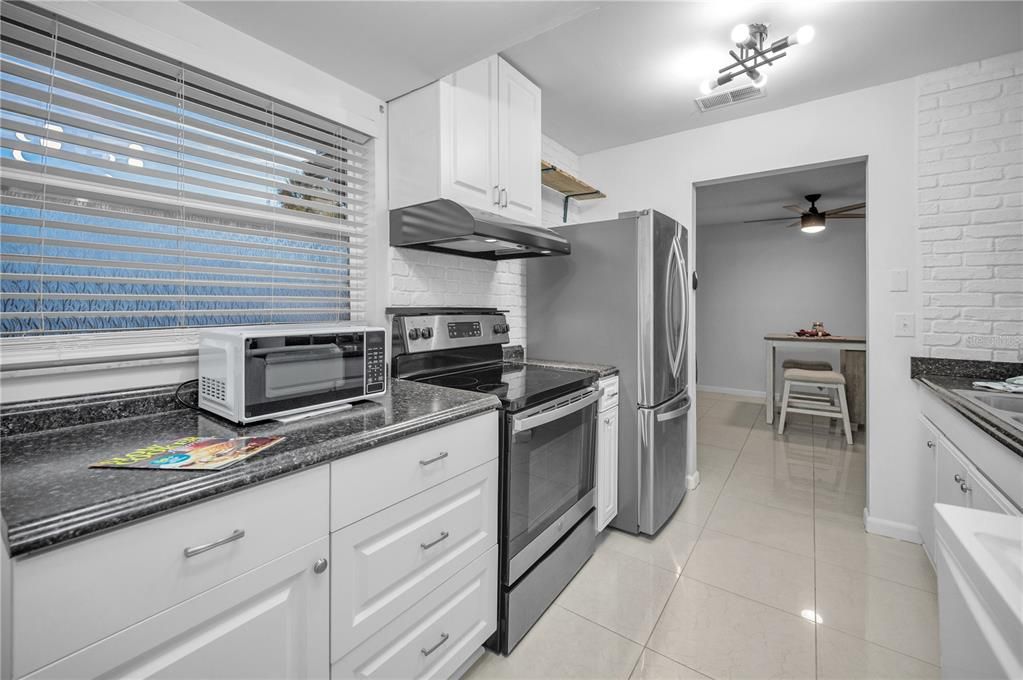 For Sale: $135,000 (1 beds, 1 baths, 600 Square Feet)