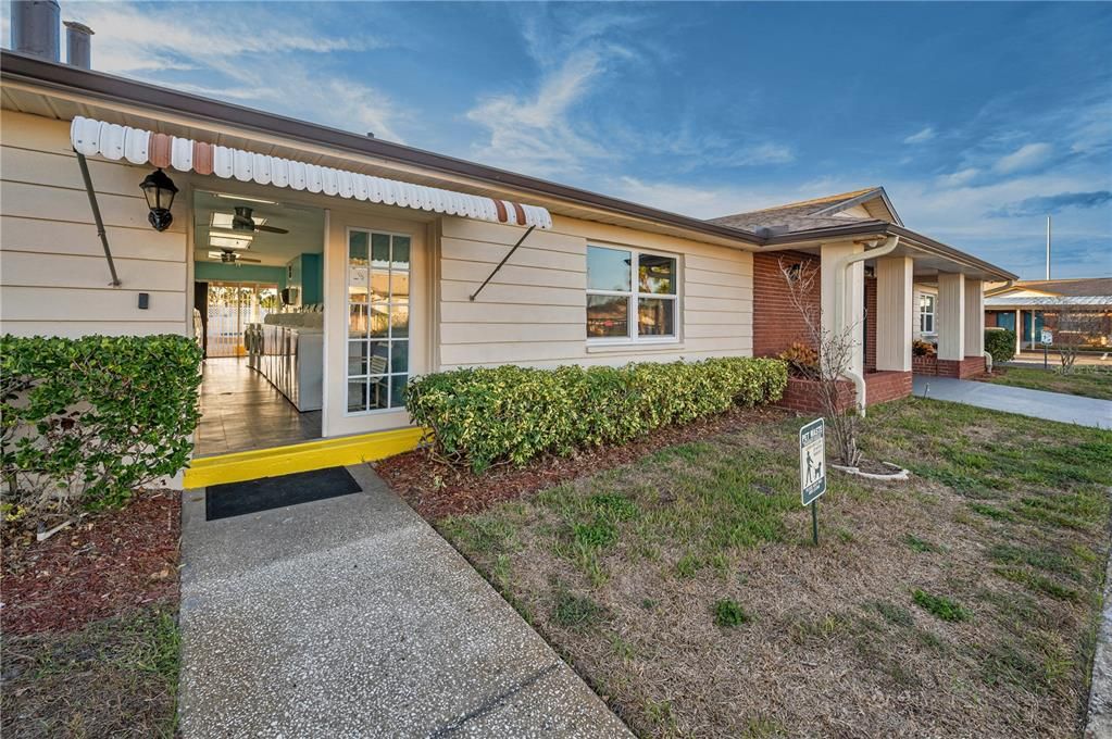 For Sale: $135,000 (1 beds, 1 baths, 600 Square Feet)