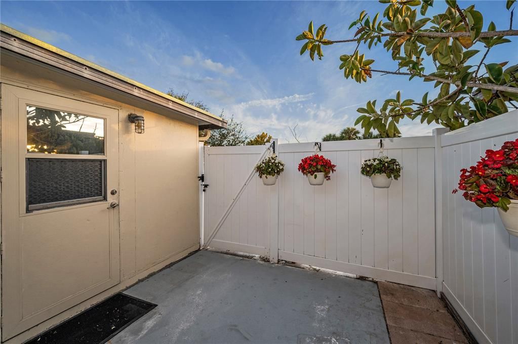 For Sale: $135,000 (1 beds, 1 baths, 600 Square Feet)