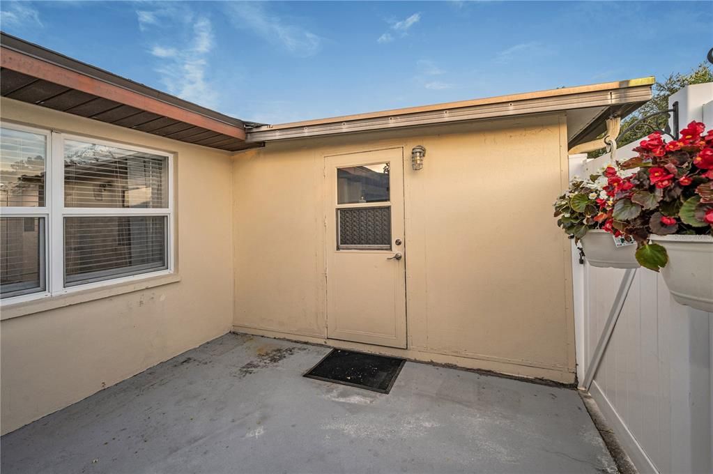 For Sale: $135,000 (1 beds, 1 baths, 600 Square Feet)