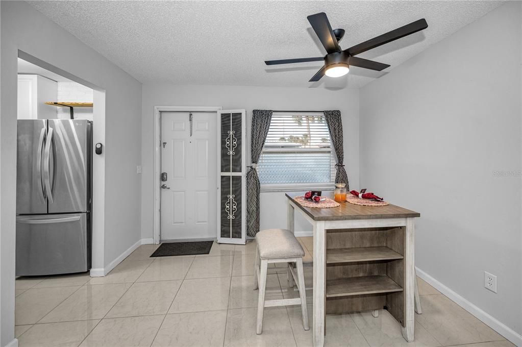 For Sale: $135,000 (1 beds, 1 baths, 600 Square Feet)