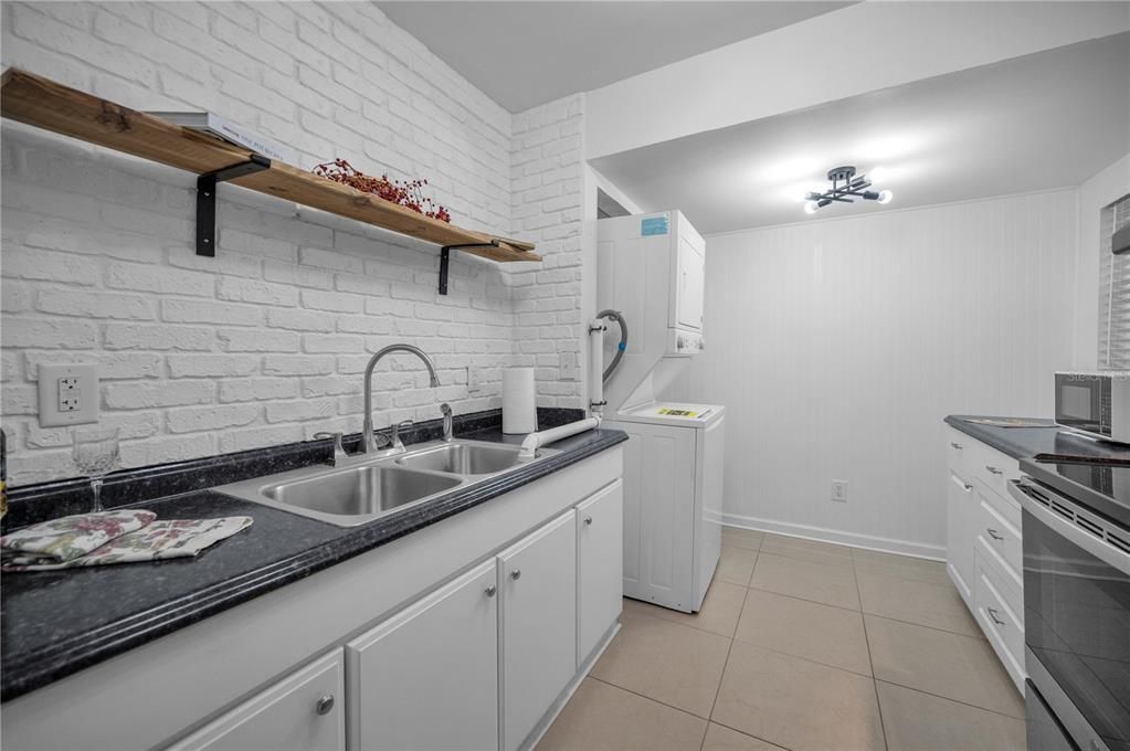 For Sale: $135,000 (1 beds, 1 baths, 600 Square Feet)