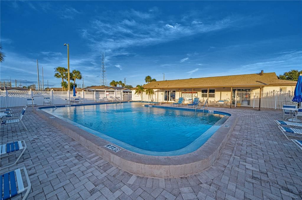 For Sale: $135,000 (1 beds, 1 baths, 600 Square Feet)