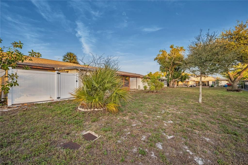 For Sale: $135,000 (1 beds, 1 baths, 600 Square Feet)