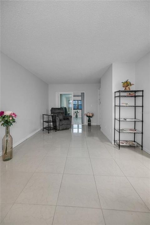 For Sale: $135,000 (1 beds, 1 baths, 600 Square Feet)