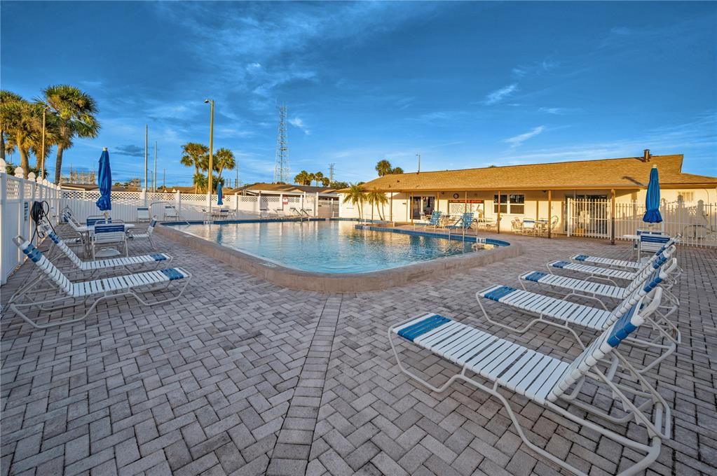 For Sale: $135,000 (1 beds, 1 baths, 600 Square Feet)