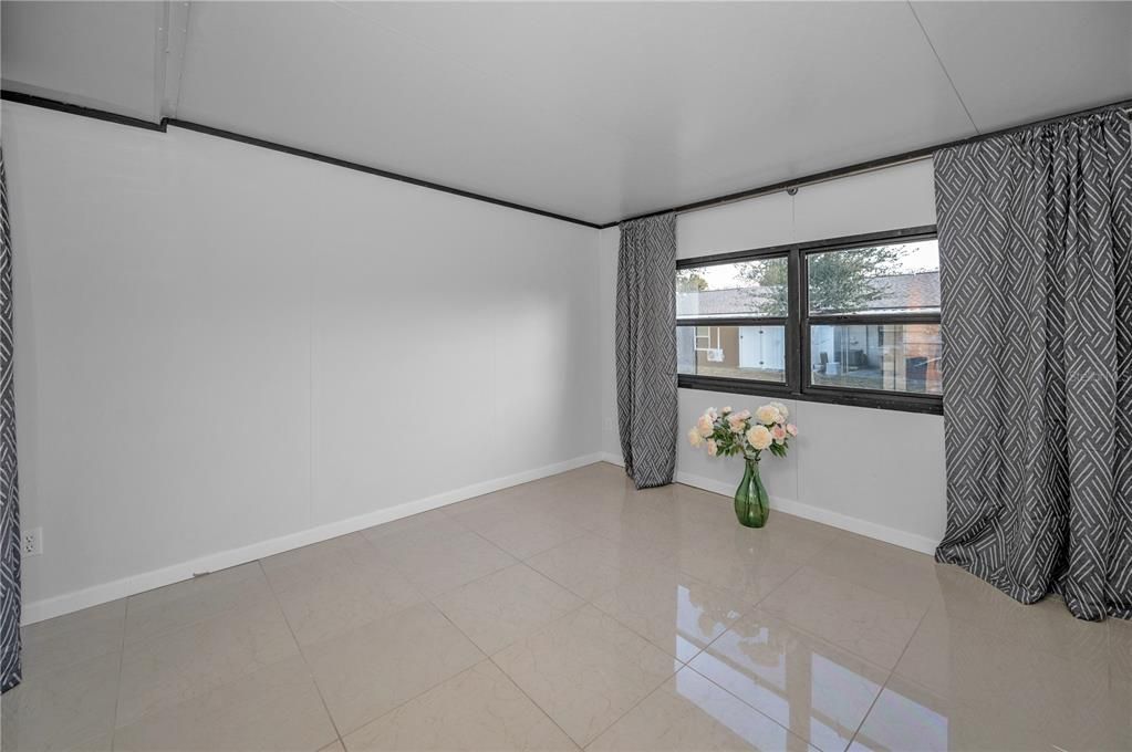 For Sale: $135,000 (1 beds, 1 baths, 600 Square Feet)