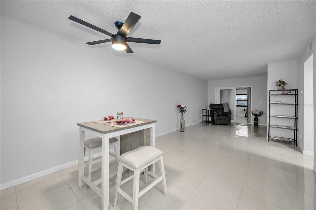 For Sale: $135,000 (1 beds, 1 baths, 600 Square Feet)