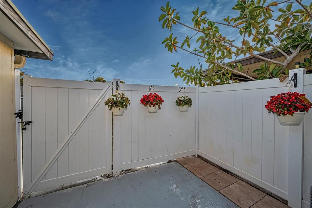 For Sale: $135,000 (1 beds, 1 baths, 600 Square Feet)