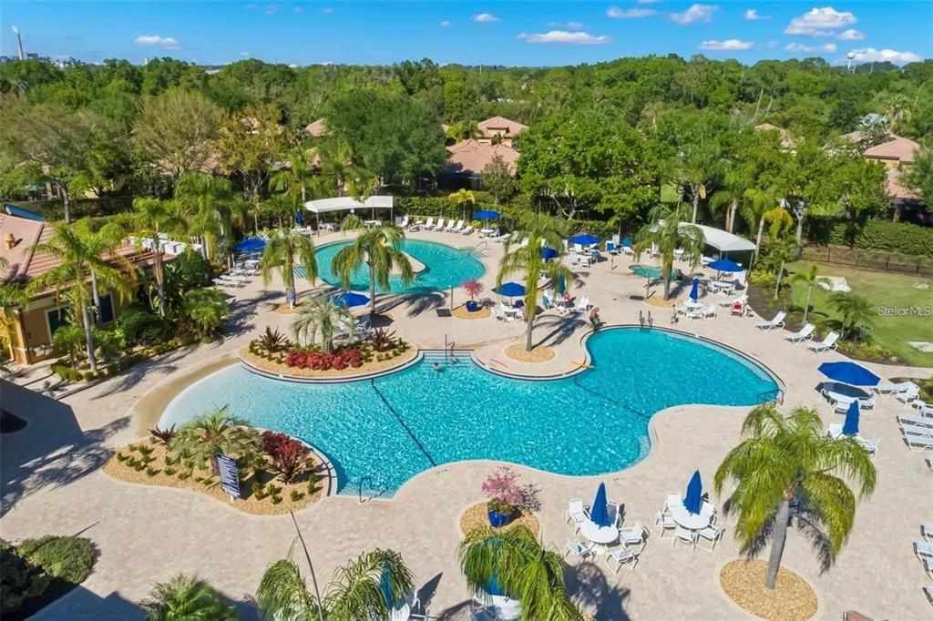 合同活跃: $299,999 (2 贝兹, 2 浴室, 1393 平方英尺)