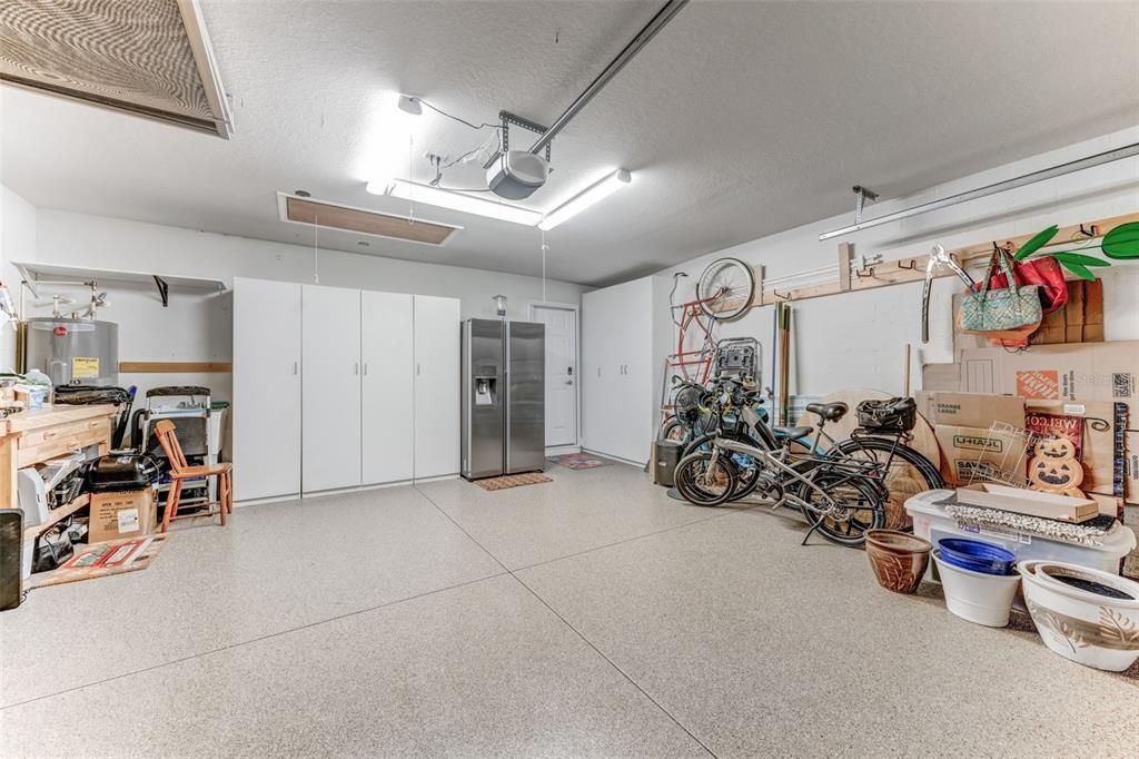 合同活跃: $299,999 (2 贝兹, 2 浴室, 1393 平方英尺)