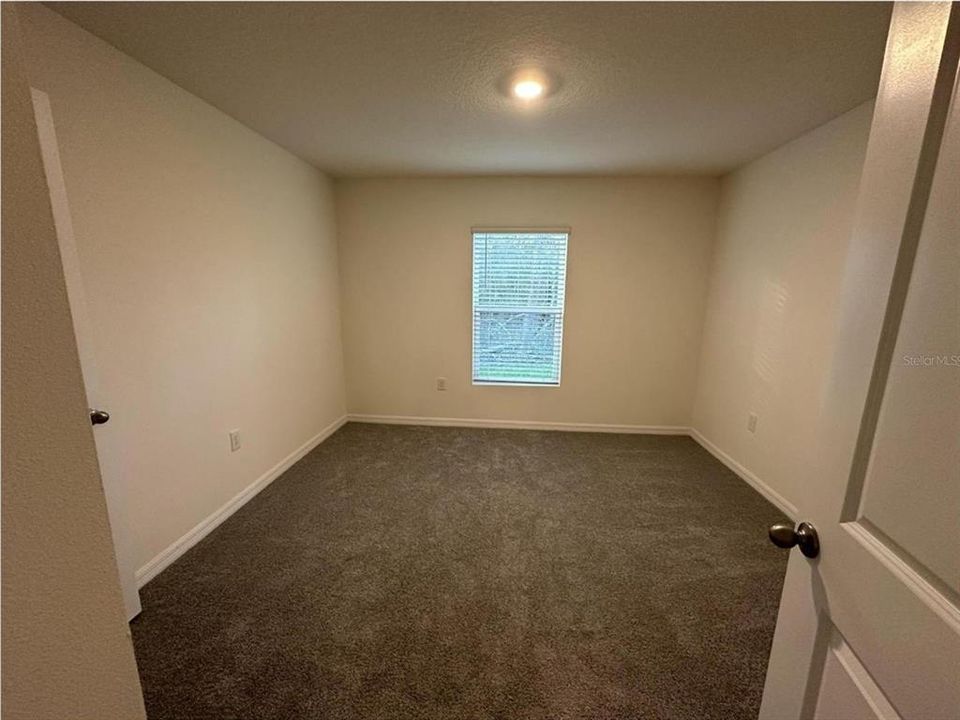 For Rent: $2,100 (4 beds, 2 baths, 1828 Square Feet)