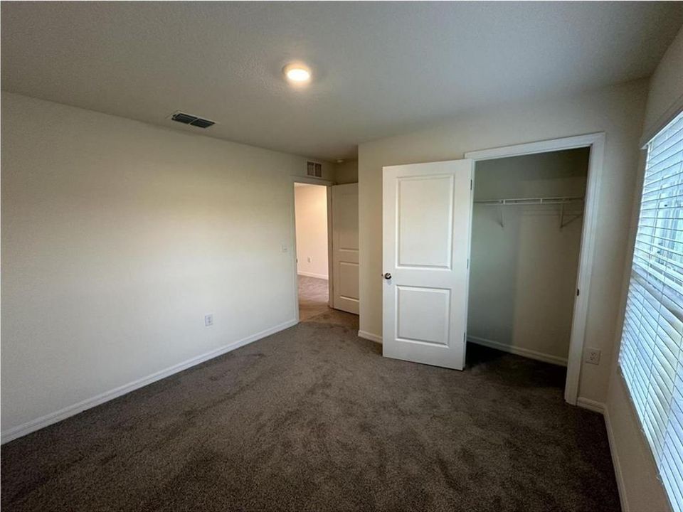 For Rent: $2,100 (4 beds, 2 baths, 1828 Square Feet)