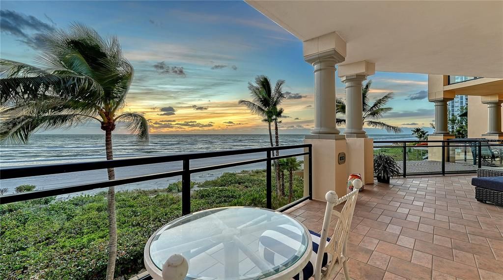 Active With Contract: $4,500,000 (3 beds, 2 baths, 3060 Square Feet)