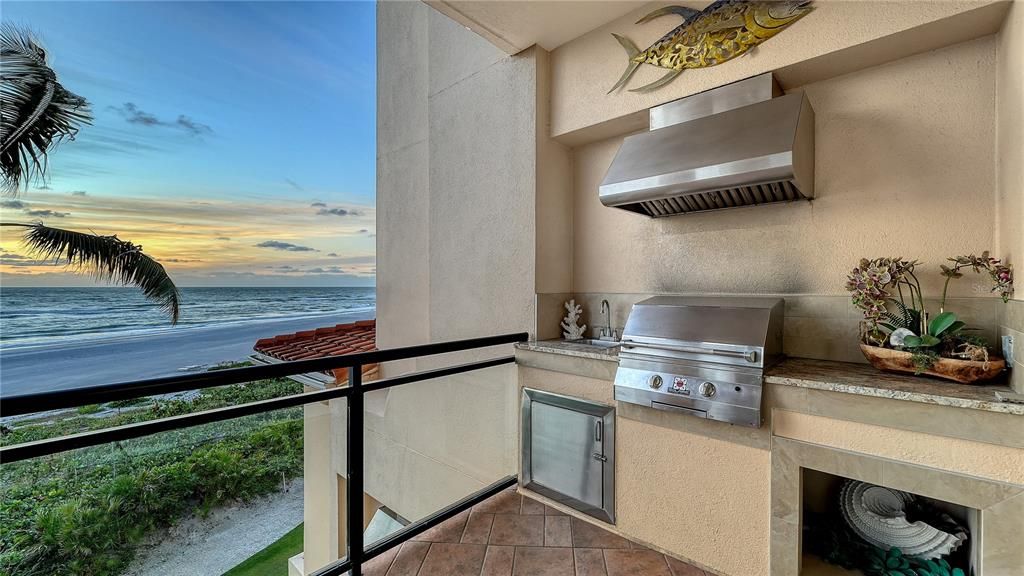 Active With Contract: $4,500,000 (3 beds, 2 baths, 3060 Square Feet)