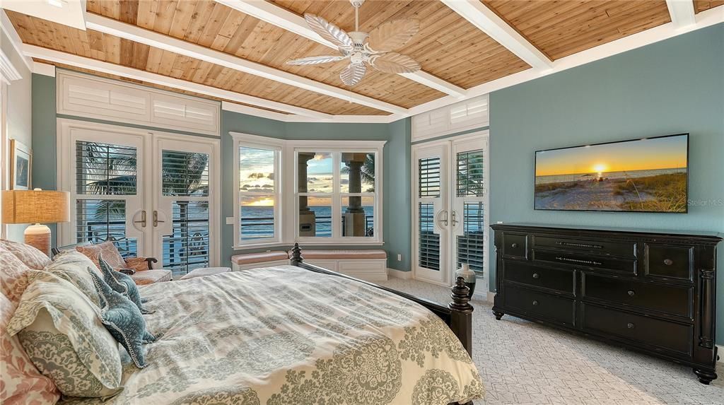 Active With Contract: $4,500,000 (3 beds, 2 baths, 3060 Square Feet)