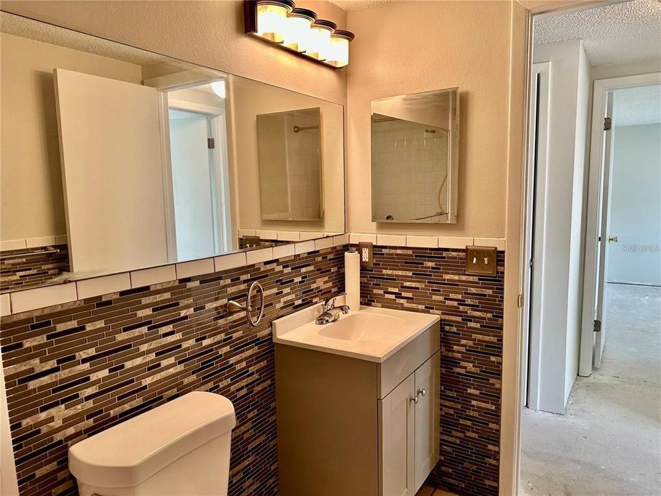 待售: $105,000 (2 贝兹, 1 浴室, 722 平方英尺)