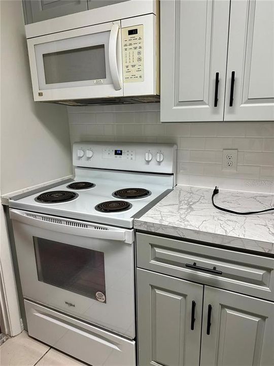 待售: $105,000 (2 贝兹, 1 浴室, 722 平方英尺)