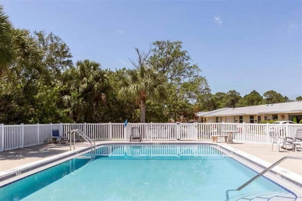 待售: $105,000 (2 贝兹, 1 浴室, 722 平方英尺)