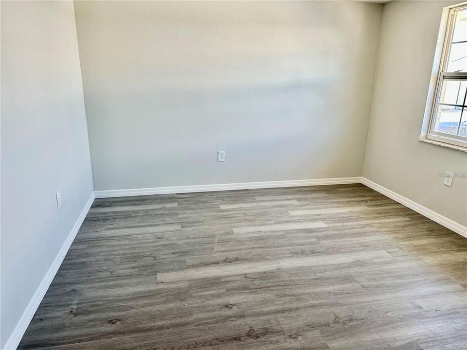 待售: $105,000 (2 贝兹, 1 浴室, 722 平方英尺)