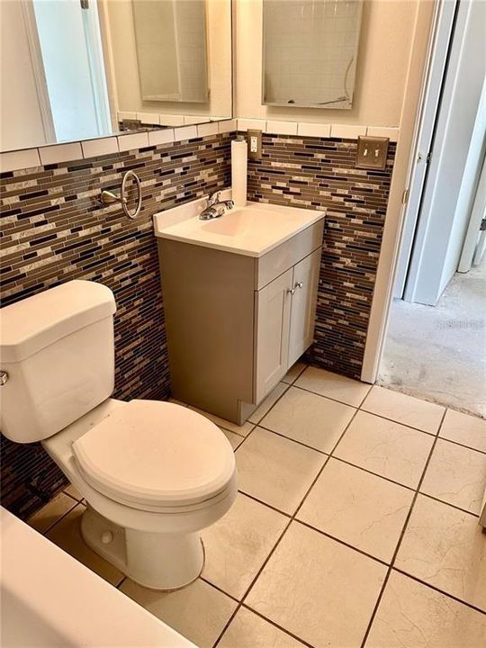 待售: $105,000 (2 贝兹, 1 浴室, 722 平方英尺)