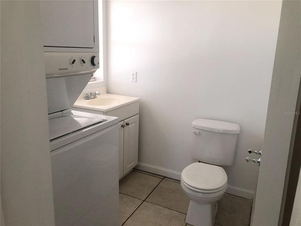 For Rent: $1,575 (2 beds, 1 baths, 900 Square Feet)