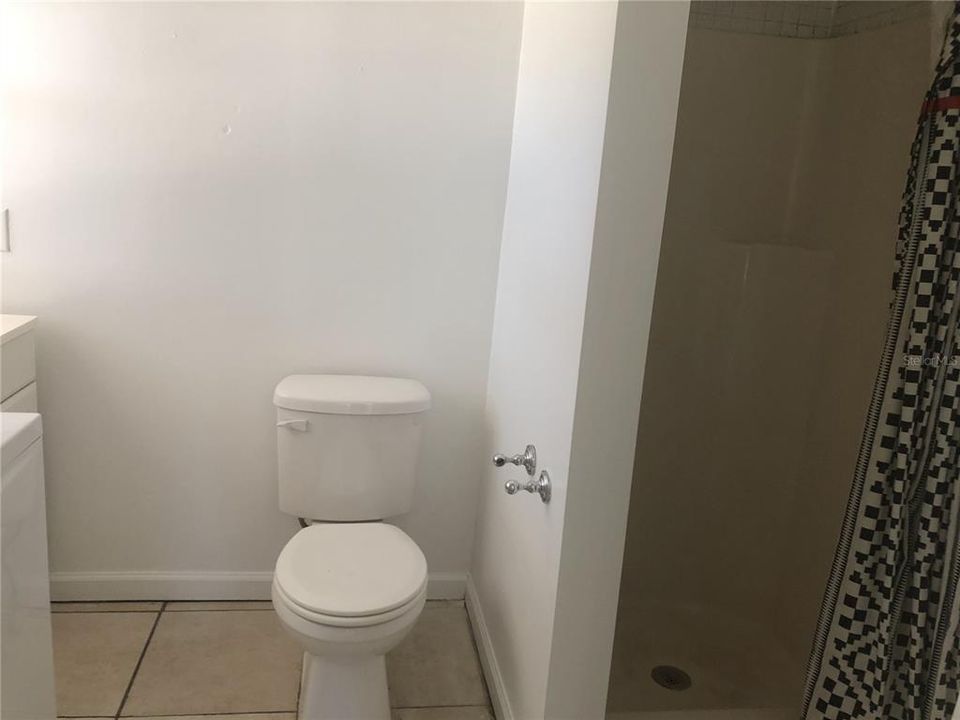 For Rent: $1,575 (2 beds, 1 baths, 900 Square Feet)