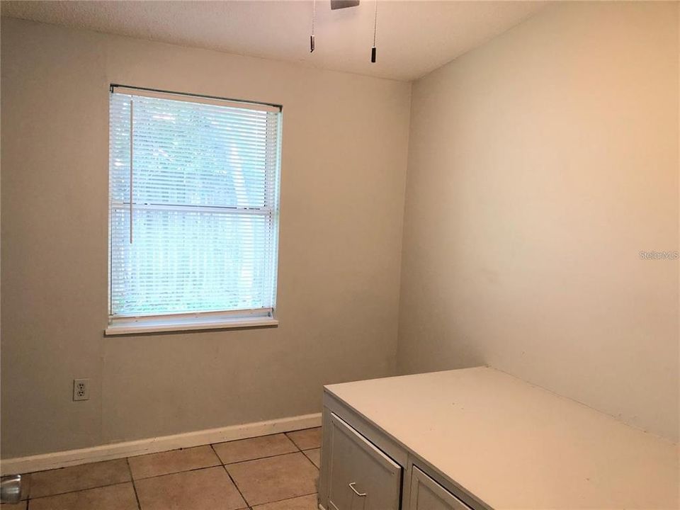 For Rent: $1,575 (2 beds, 1 baths, 900 Square Feet)