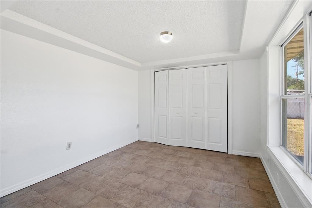 На продажу: $239,500 (3 спален, 1 ванн, 1260 Квадратных фут)