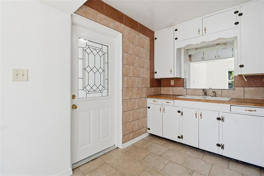 На продажу: $239,500 (3 спален, 1 ванн, 1260 Квадратных фут)