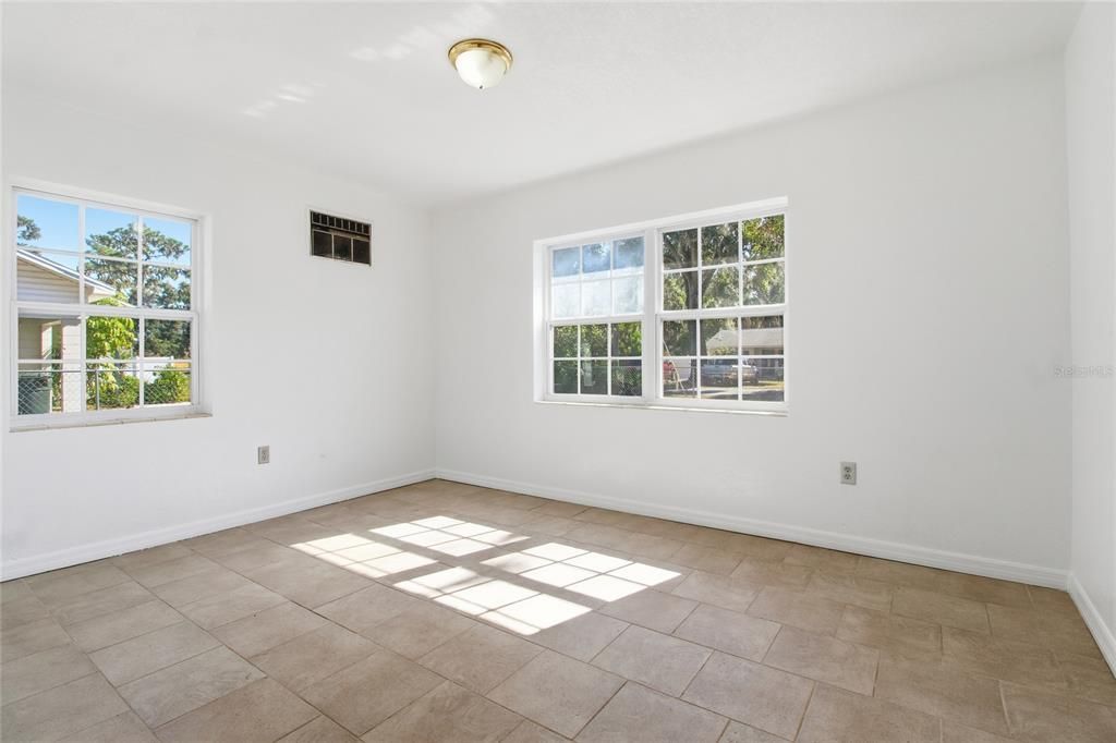 На продажу: $239,500 (3 спален, 1 ванн, 1260 Квадратных фут)